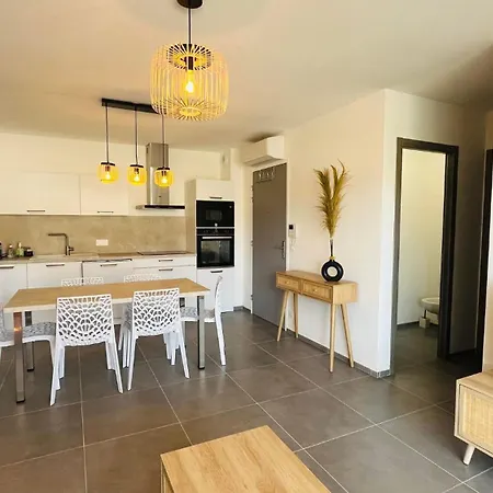 Appartement Marina 2 *